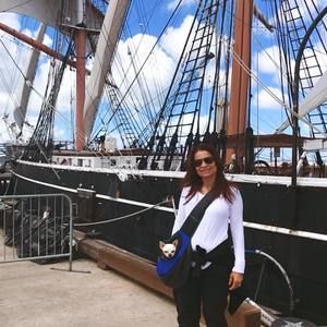 Meet your Posher, Adriana